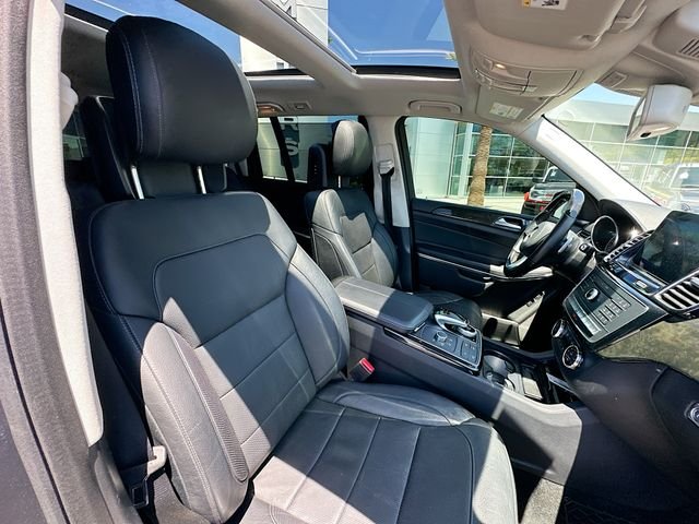 Used 2018  Mercedes-Benz GLS 550 image 32