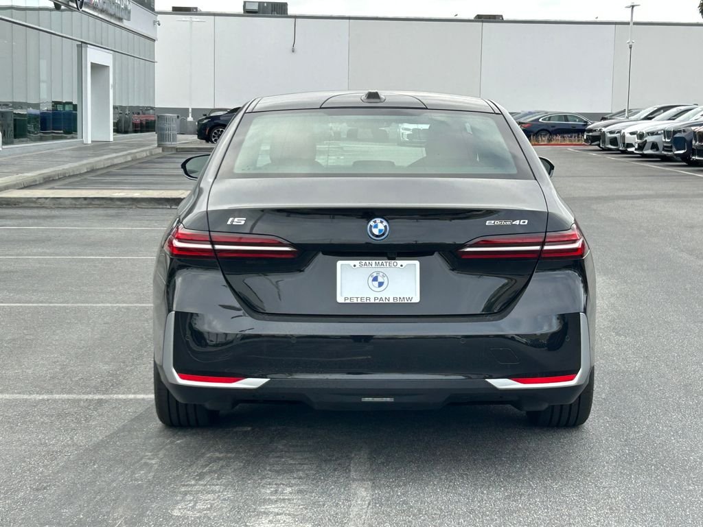 New 2027 Black Sapphire Metallic BMW eDrive40 image 4