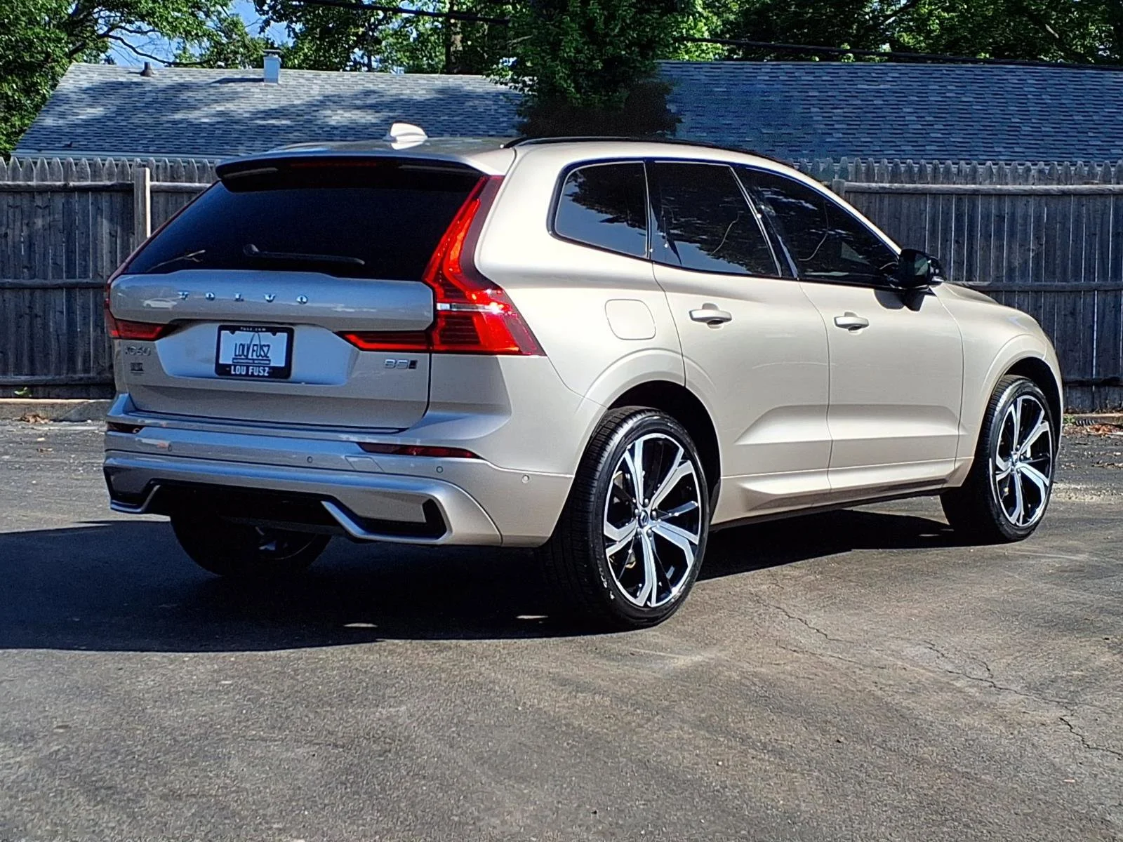 Used 2025 Bright Dusk Metallic Volvo Ultra image 4