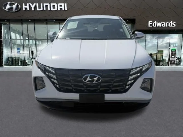 Used 2024 White Hyundai SE image 2