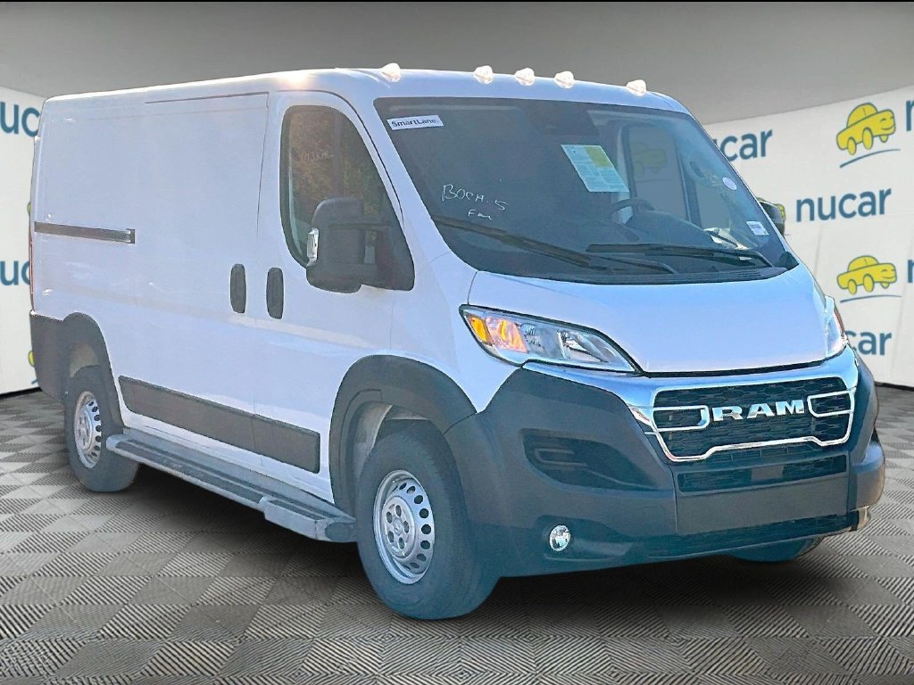 Used 2025 White Ram Base image 1