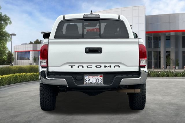 Used 2019 White Toyota SR5 image 5