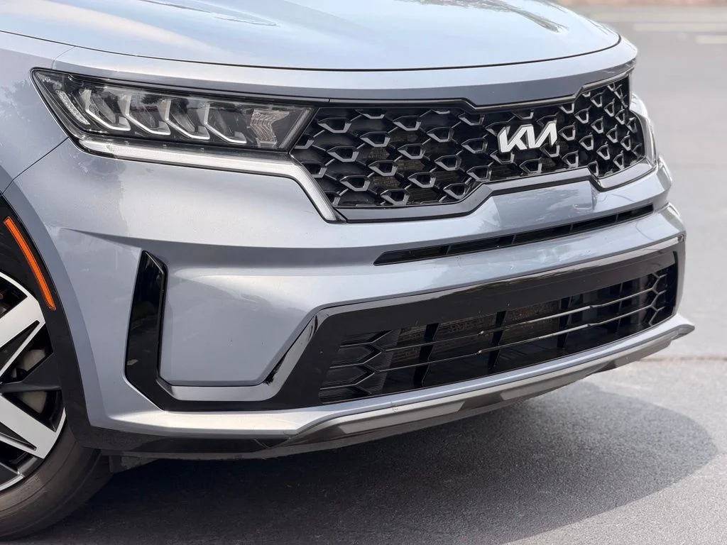 Used 2022 Silver Kia S image 6