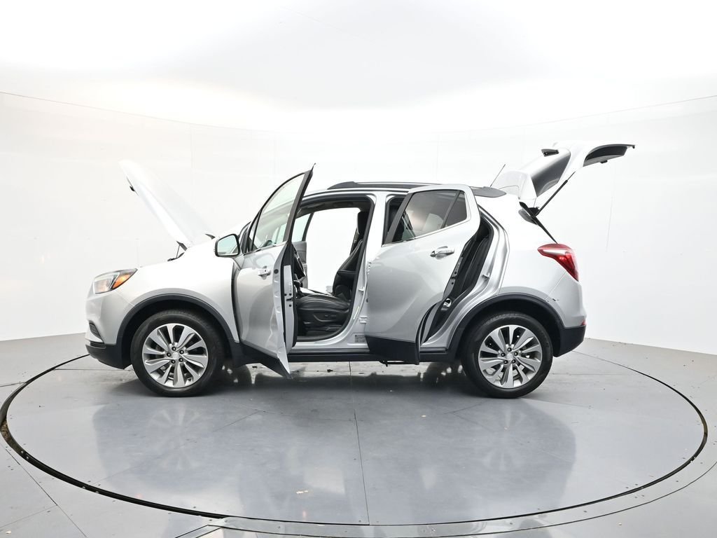 Used 2018 Silver Buick Preferred image 43