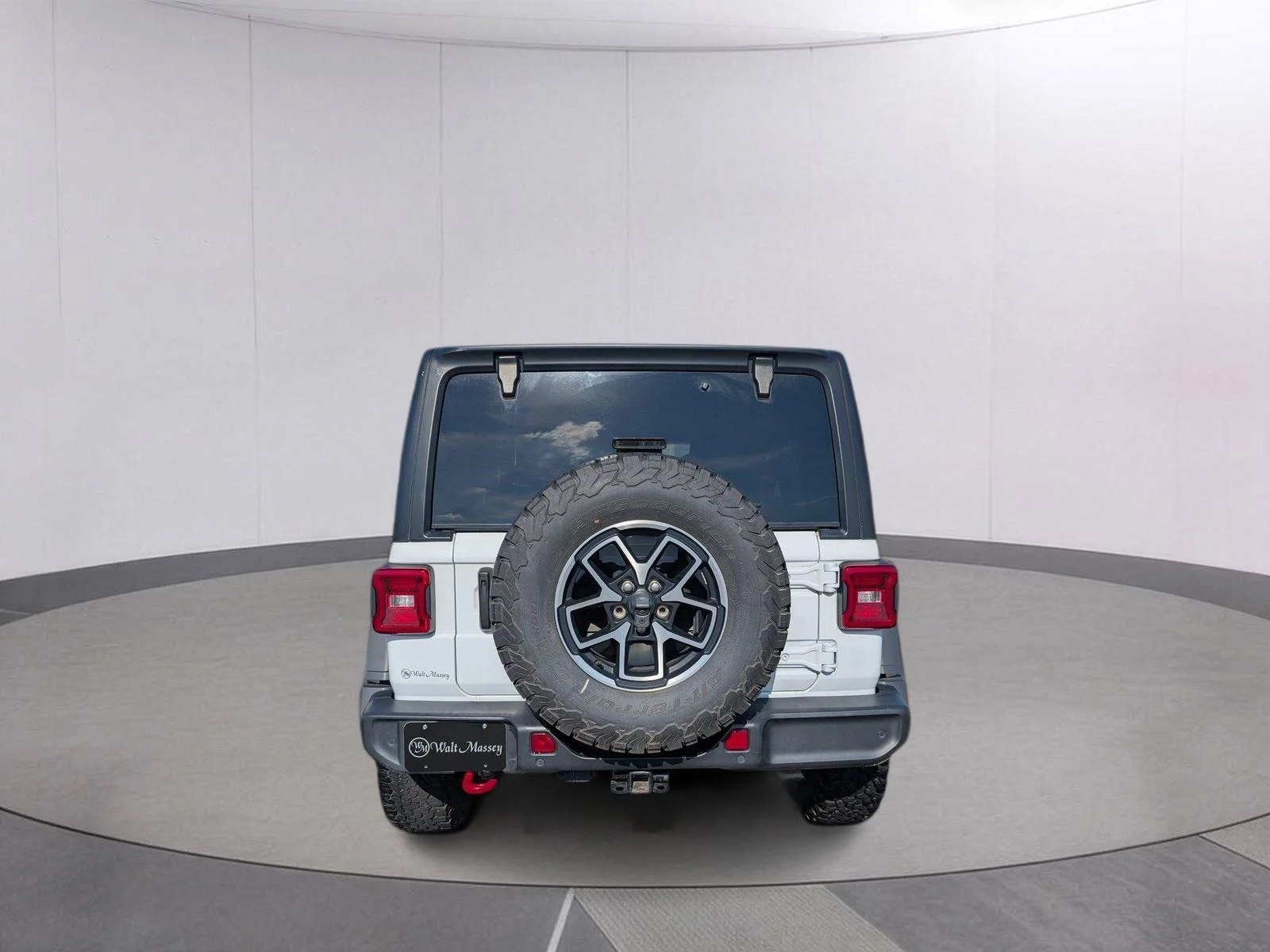 Used 2024 Bright White Clearcoat Jeep Rubicon image 4