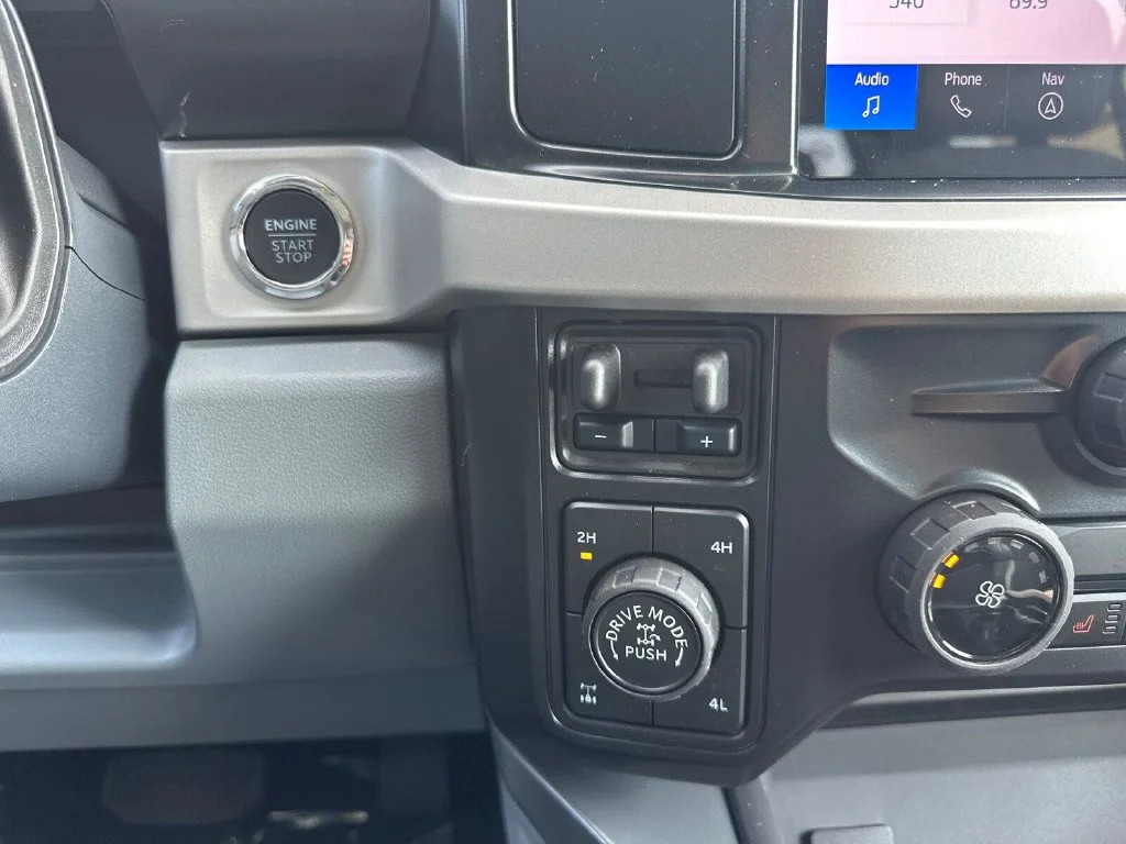 New 2027 Silver Ford XLT image 16