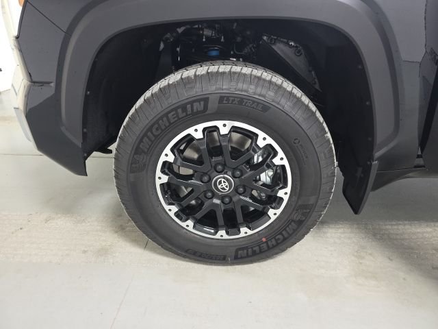 New 2026 Midnight Black Metallic Toyota  SR5 image 15