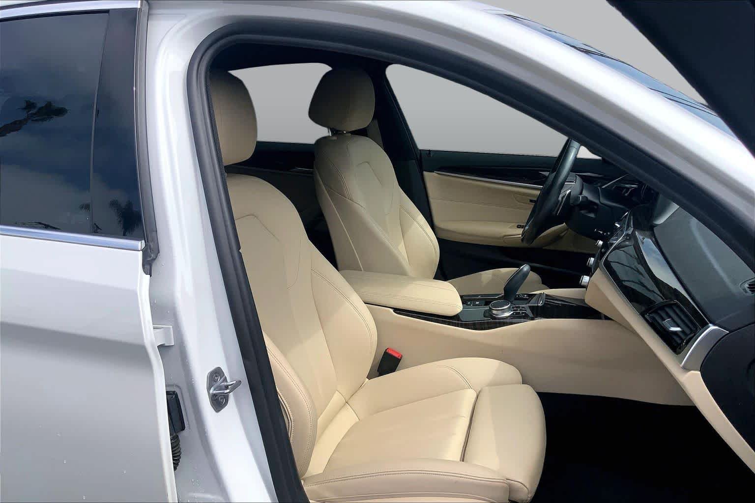 Used 2019 Mineral White Metallic BMW 530i image 8