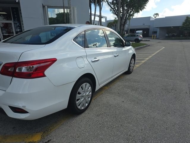2017 Nissan Sentra S - Photo 4