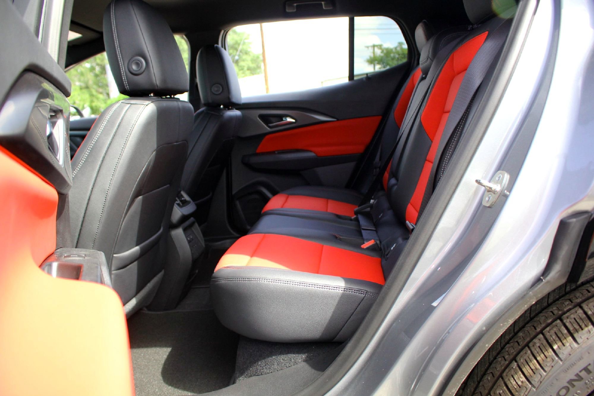 2025 Chevrolet Equinox EV RS - Photo 17