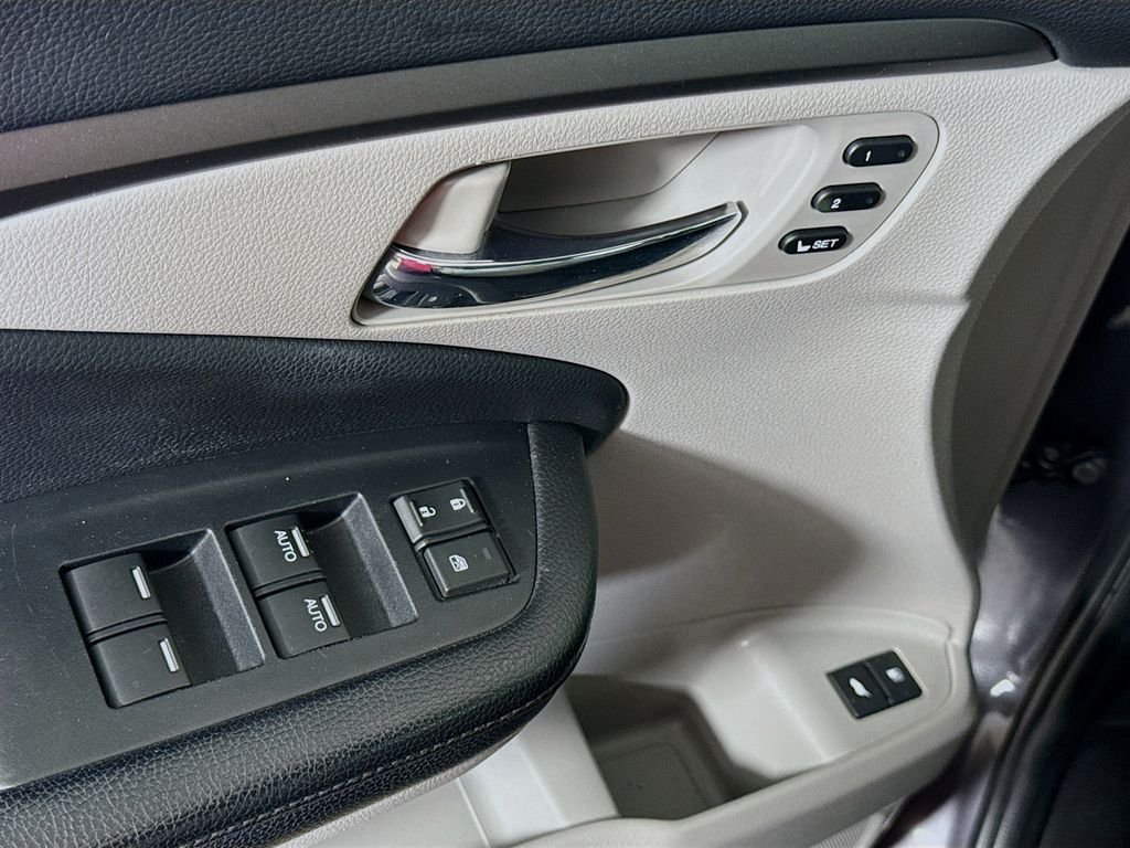 Used 2020 Gray Honda EX-L image 17