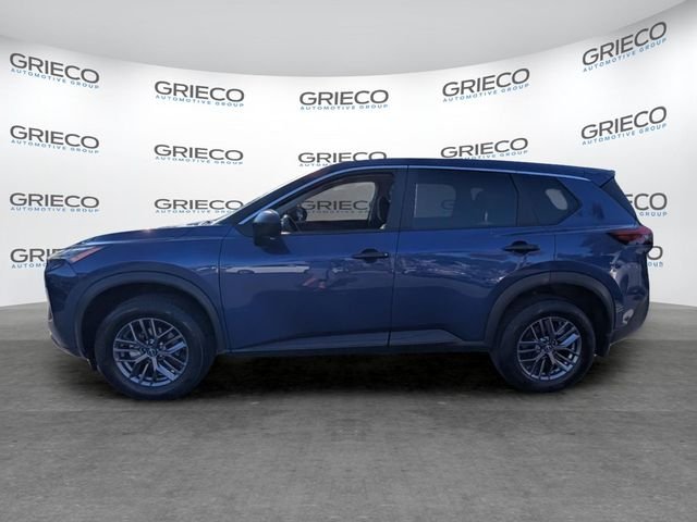 Used 2023 Blue Nissan S image 4