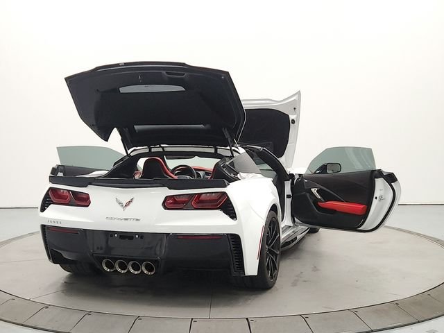 Used 2019 White Chevrolet Grand Sport image 14