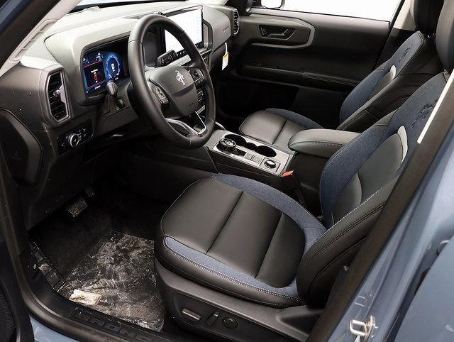 New 2025 Azure Gray Metallic Tri-Coat Ford Outer Banks® image 10