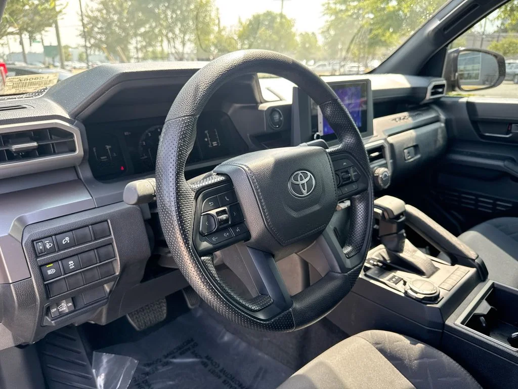 Used 2025  Toyota SR5 image 20