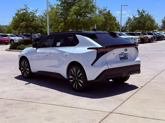 New 2026 Wind Chill Pearl with Midnight Black Metallic roof Toyota Limited image 7