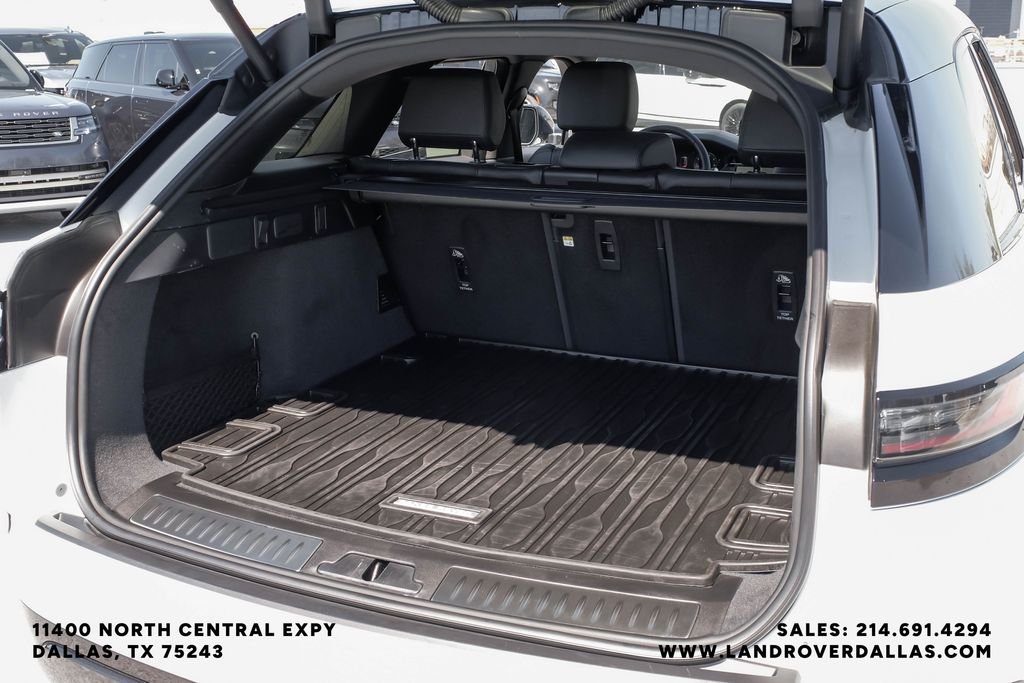 Used 2026 White Land Rover Dynamic SE image 58