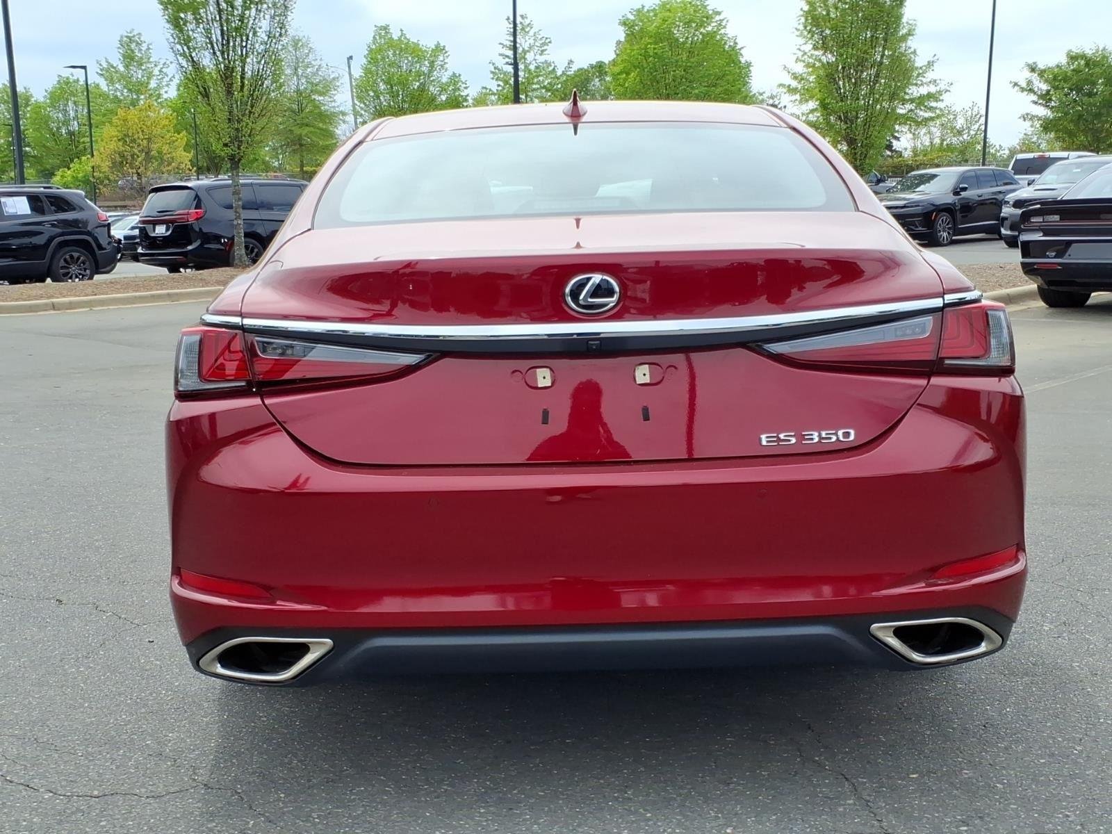 Used 2020 Matador Red Mica Lexus ES 350 image 17