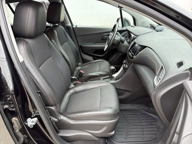 Used 2020 MOSAIC BLACK METALLIC Chevrolet LT image 25