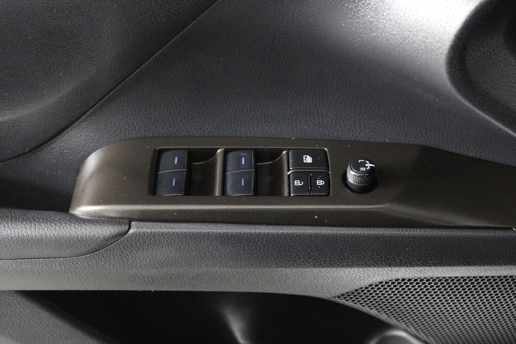 2023 Toyota Camry SE - Photo 21