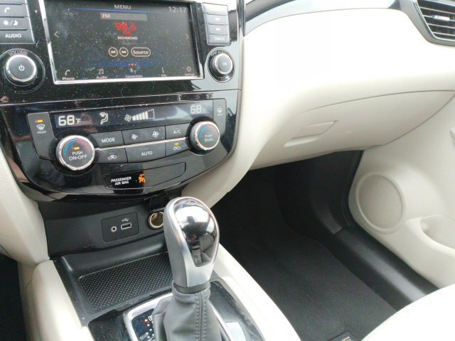 Used 2020 Silver Nissan SV image 33
