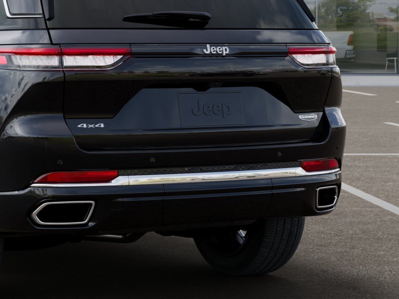 New 2025 Diamond Black Crystal Pearl-Coat Exterior Paint Jeep Summit Reserve image 43