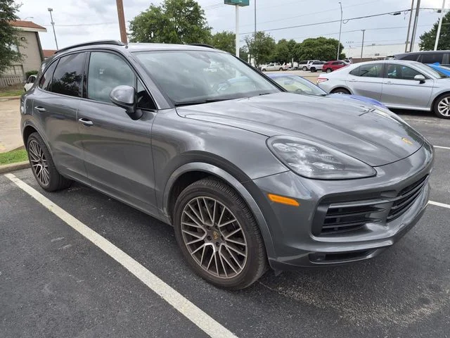 2021 Porsche Cayenne S's photo