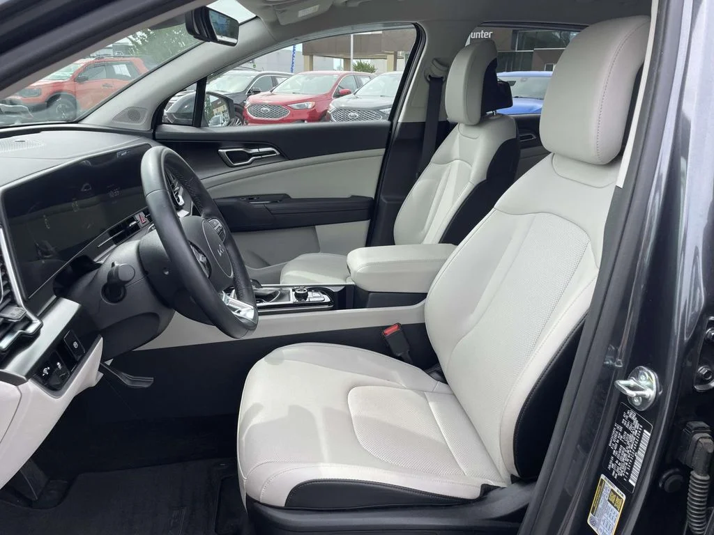 Used 2024 Gravity Gray Kia EX image 8