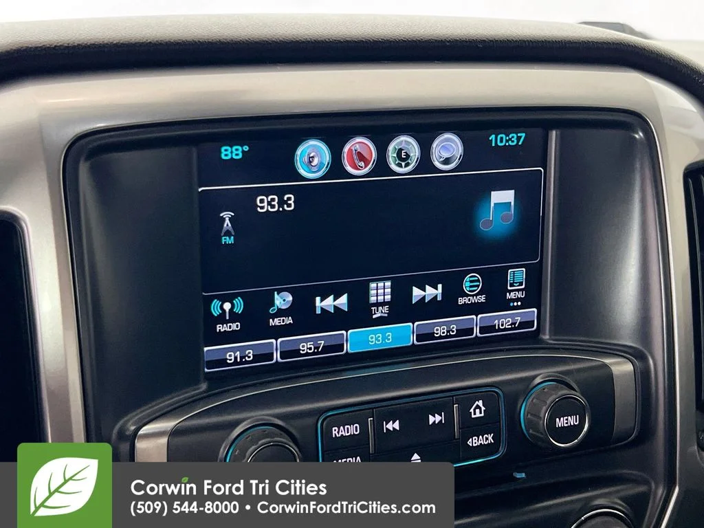 Used 2017 White Chevrolet LT image 19