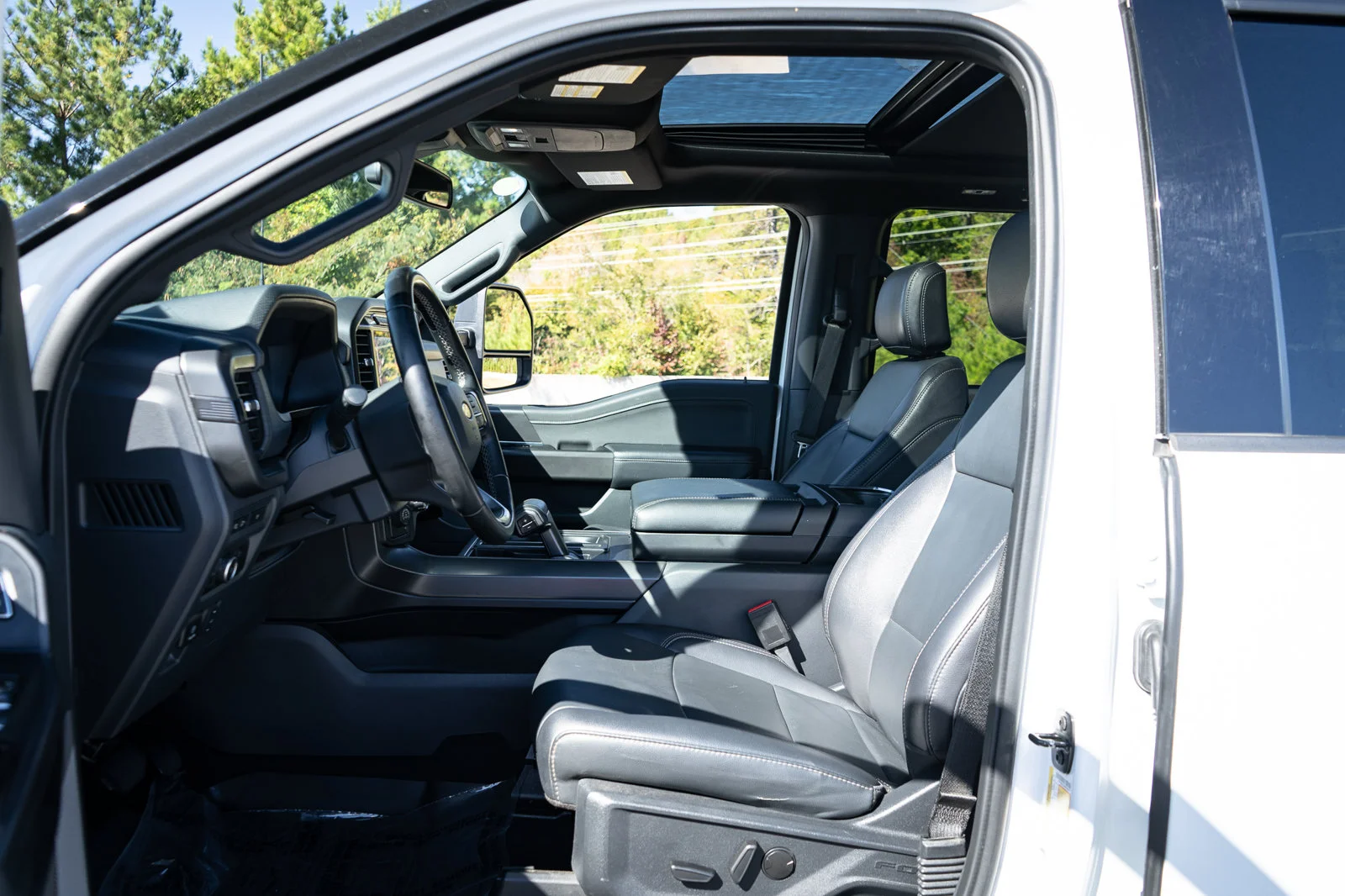 Used 2024 White Ford XLT image 14