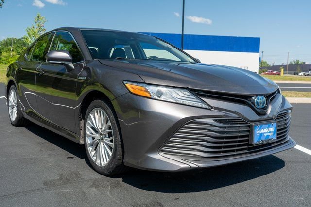 Used 2020 Gray Toyota XLE image 4