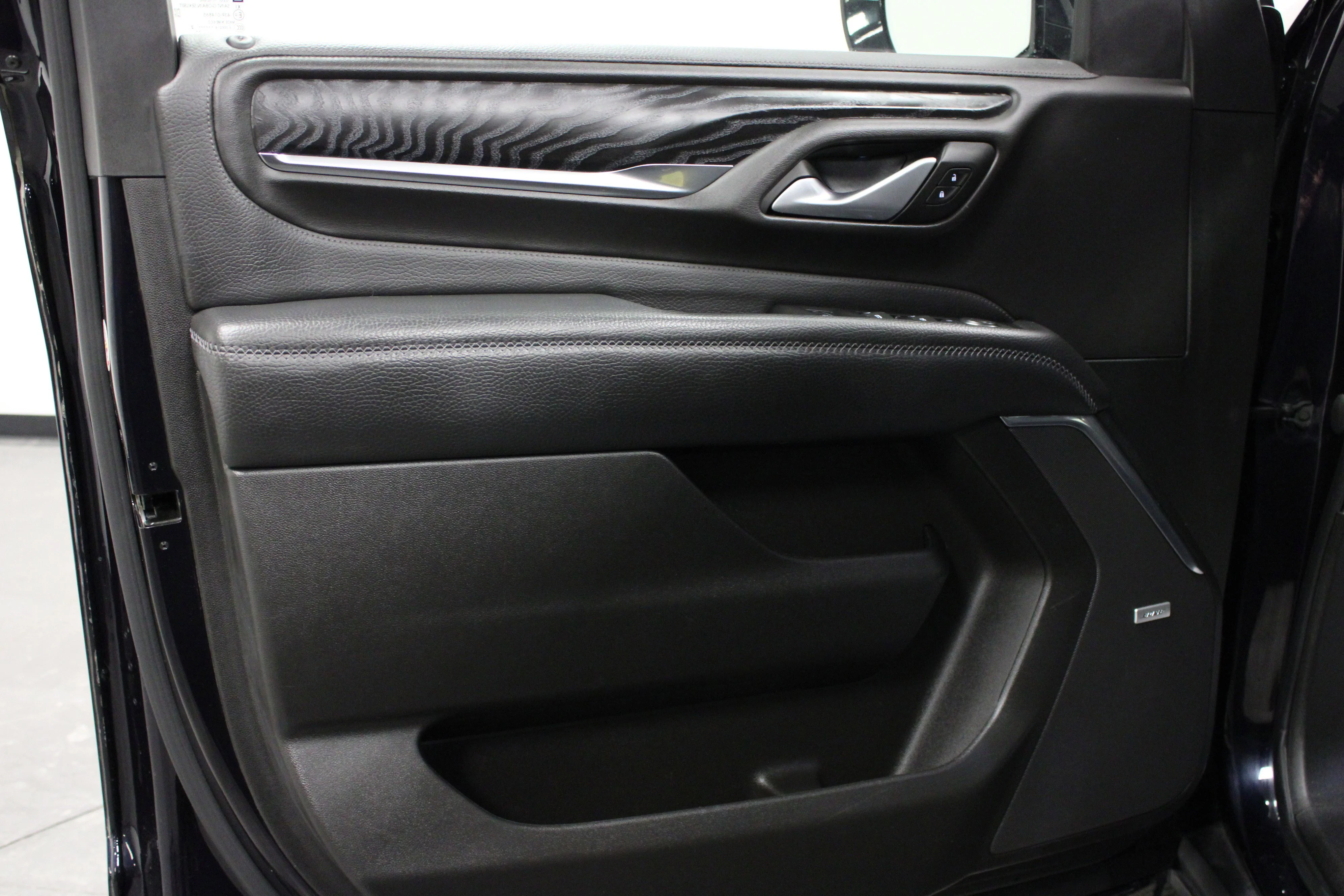 Used 2022 Midnight Blue Metallic GMC Denali image 11