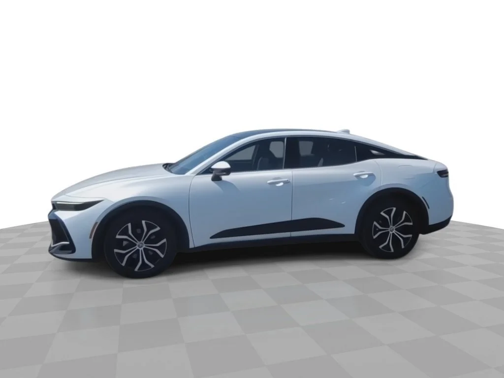 Used 2023 White Toyota Limited image 5