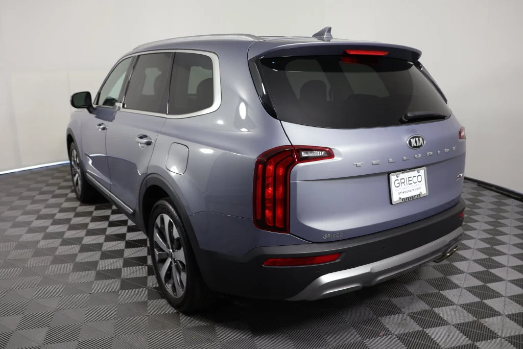 Used 2021 Silver Kia S image 6