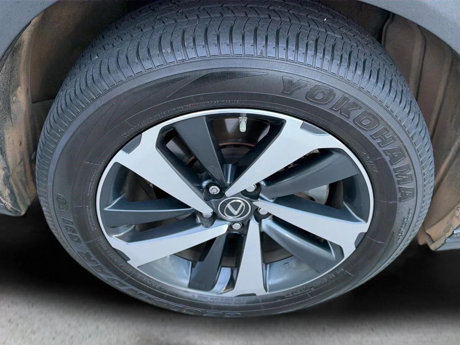 Used 2021  LEXUS  image 11