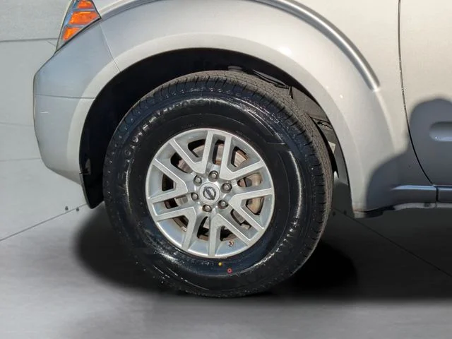 Used 2018 Silver Nissan SV image 33