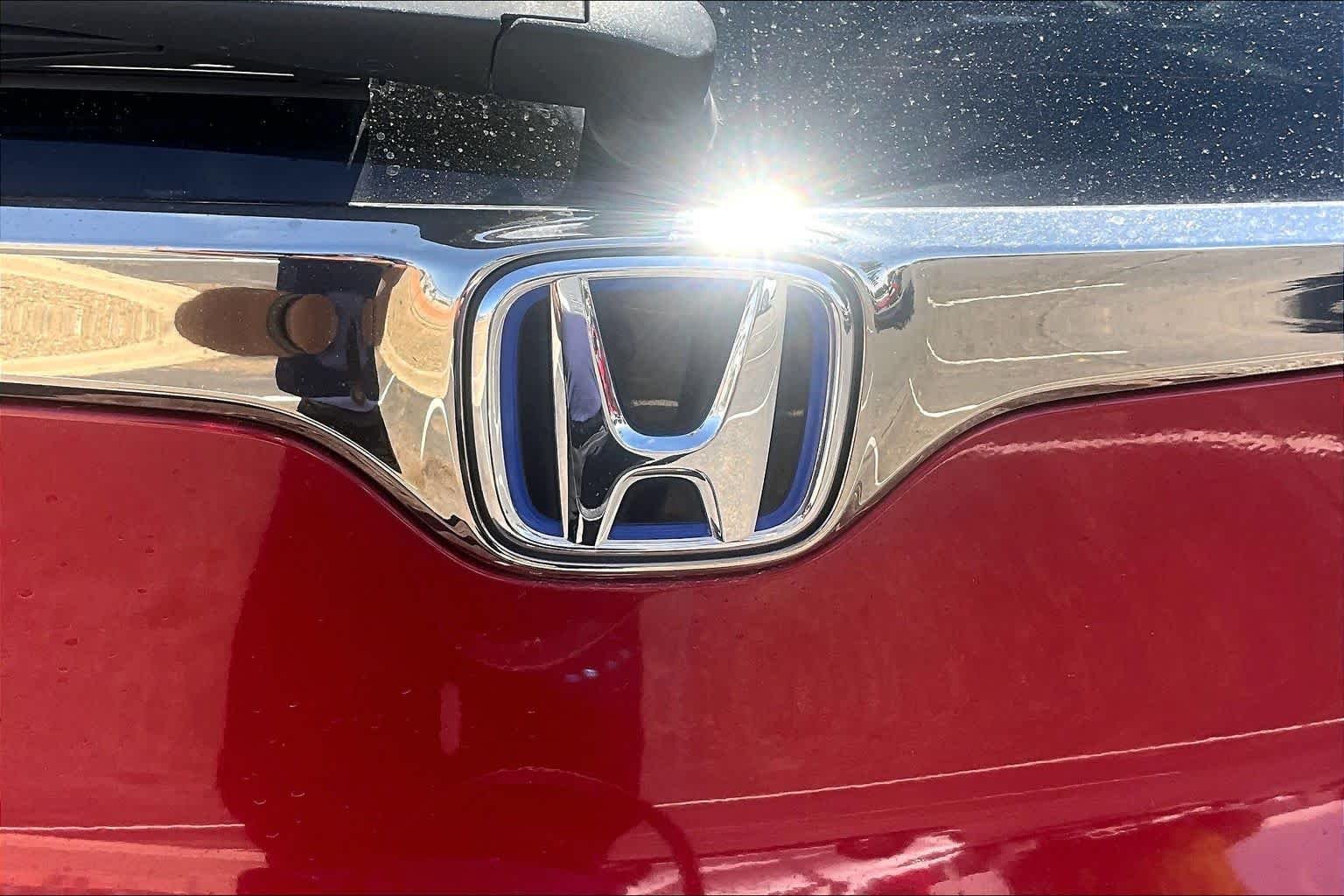 Used 2022 Radiant Red Metallic Honda Touring image 33