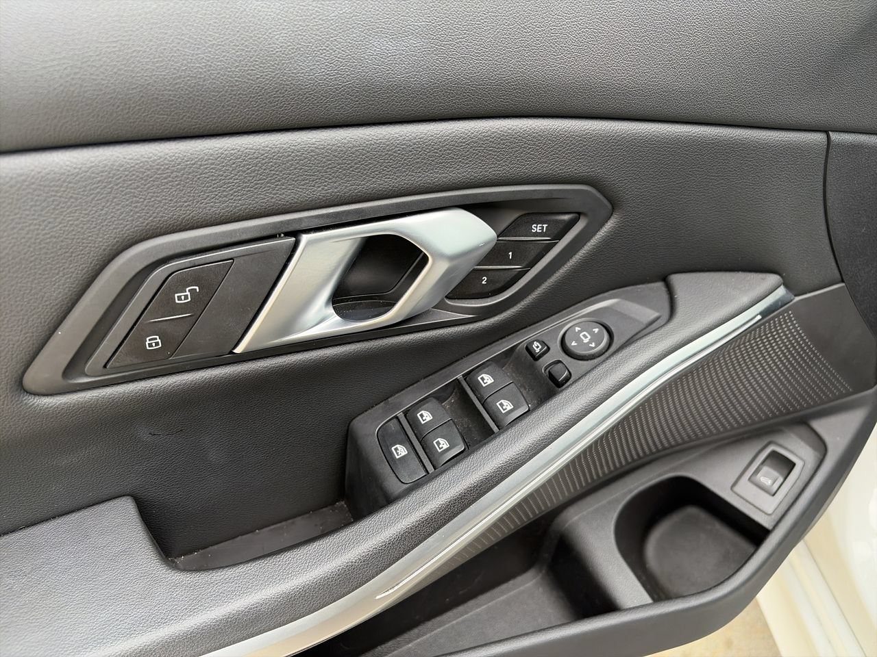 Used 2025 Mineral White Metallic BMW 330i image 19