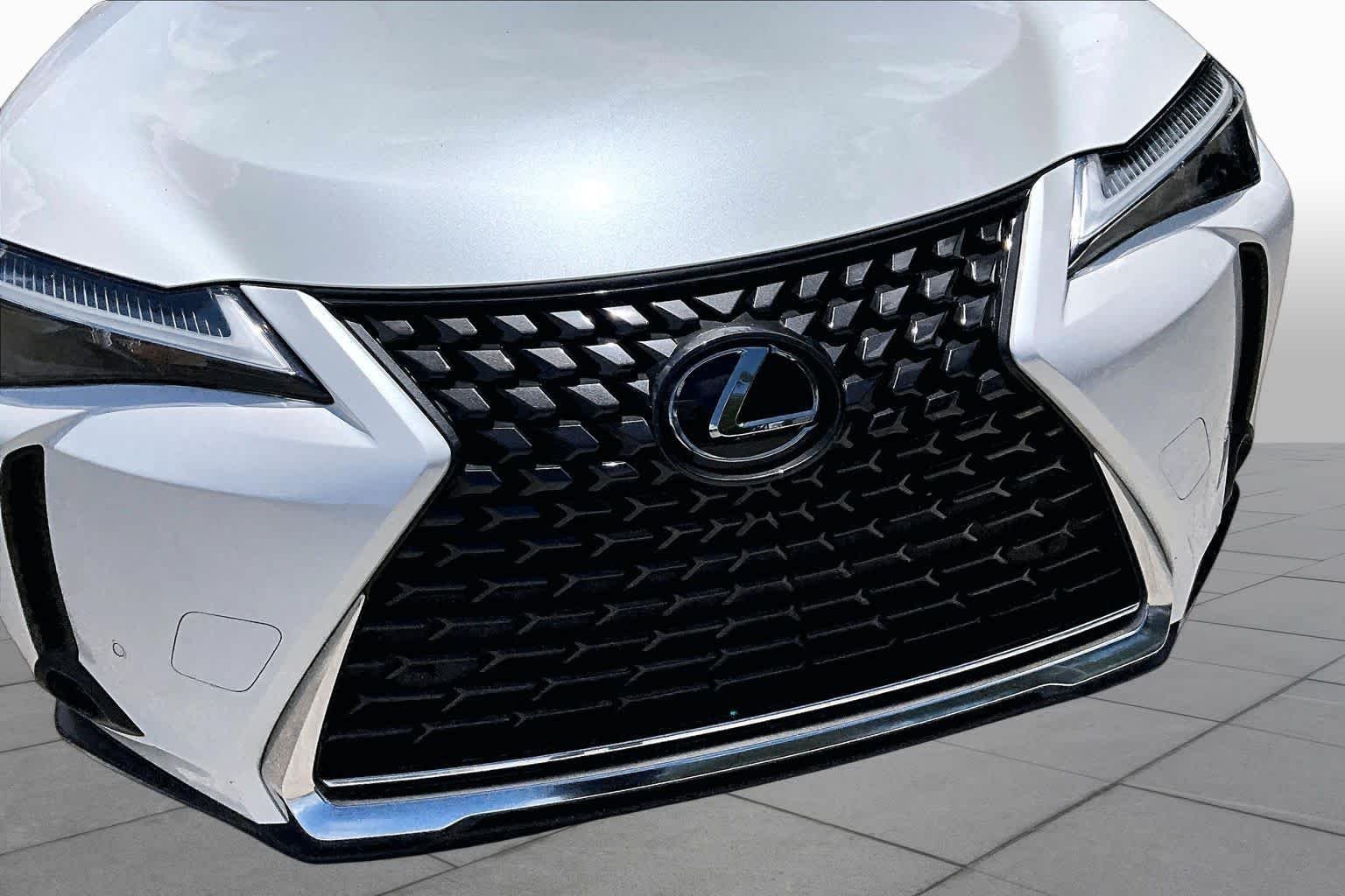 Used 2024 Eminent White Pearl Lexus Premium image 30