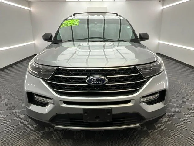 Used 2020 Silver Ford XLT image 2
