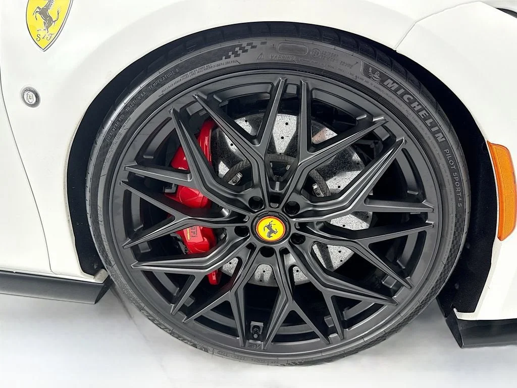 Used 2021 Bianco Avus Ferrari  image 28