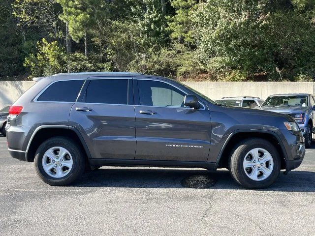 Used 2014 Granite Crystal Clearcoat Metallic Jeep Laredo image 2