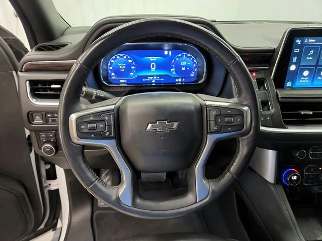 Used 2022 White Chevrolet Z71 image 24