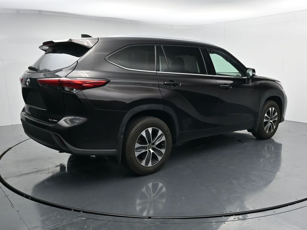 2021 Toyota Highlander XLE - Photo 8