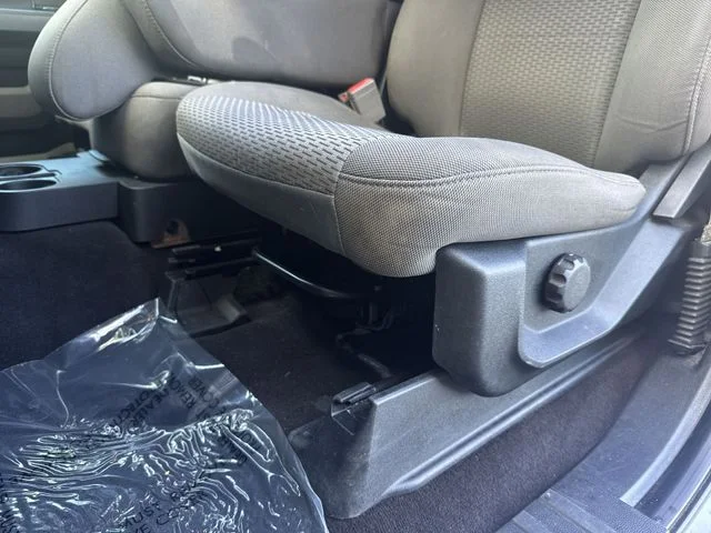 Used 2018 Silver Ford XLT image 29