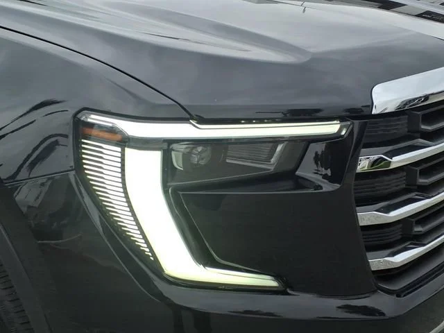 Used 2025 Ebony Twilight Metallic GMC Elevation image 2
