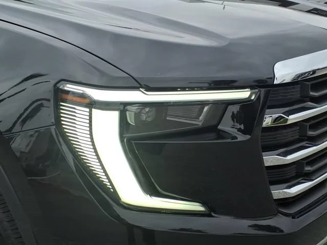 Used 2025 Ebony Twilight Metallic GMC Elevation image 2
