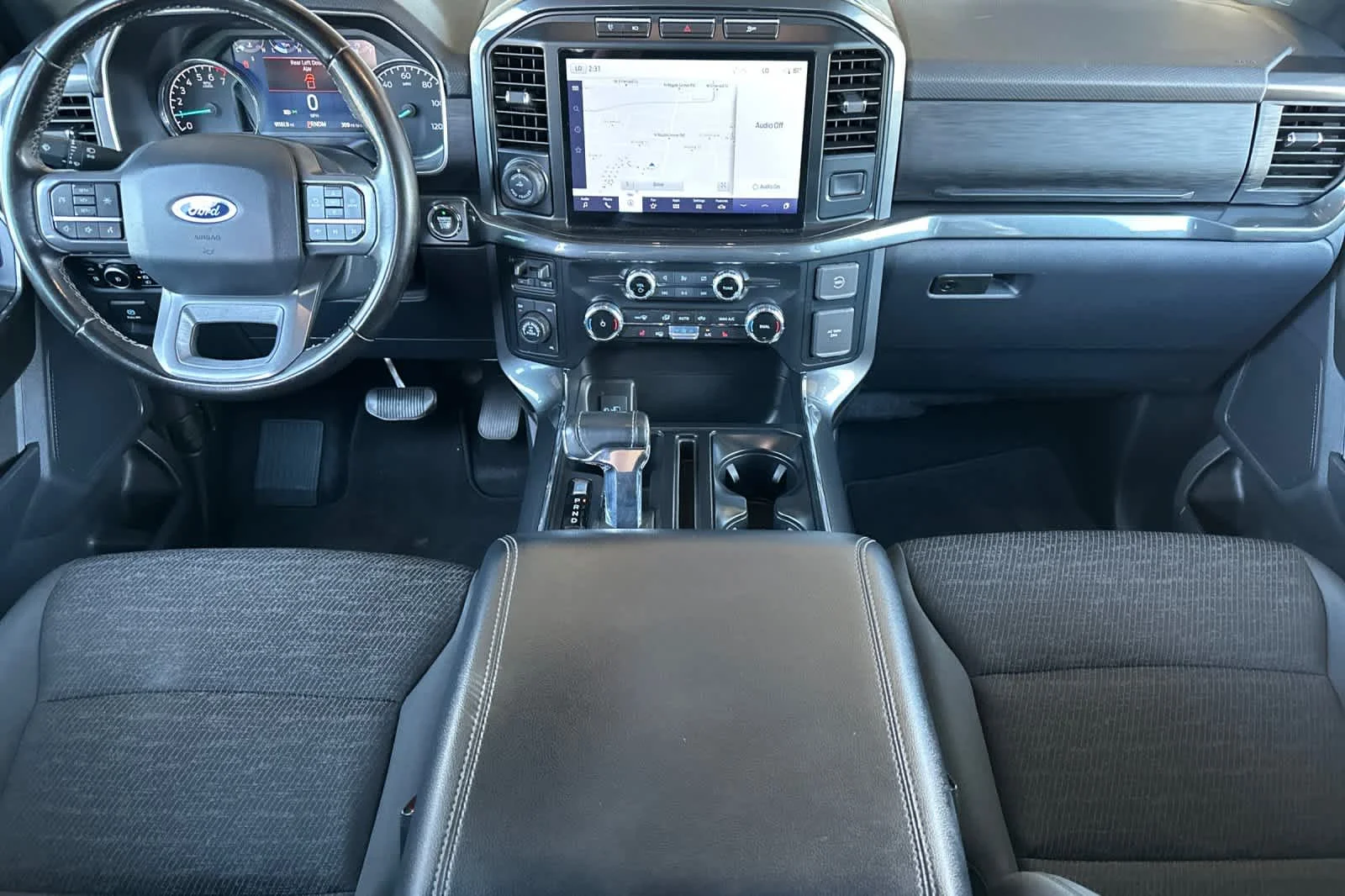 Used 2023 Oxford White Ford XLT image 3