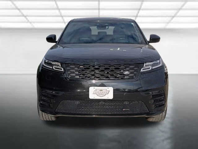 Used 2022 Black Land Rover R-Dynamic S image 27