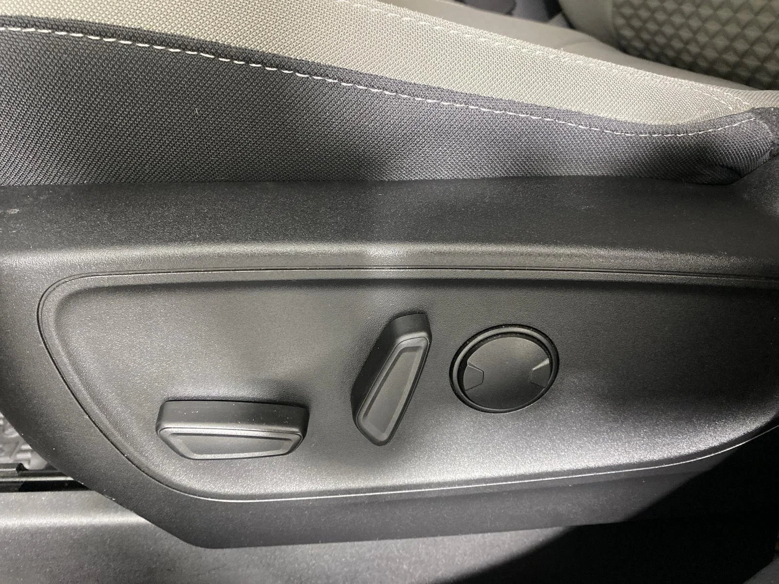 Used 2022 Carbonized Gray Ford SE image 14